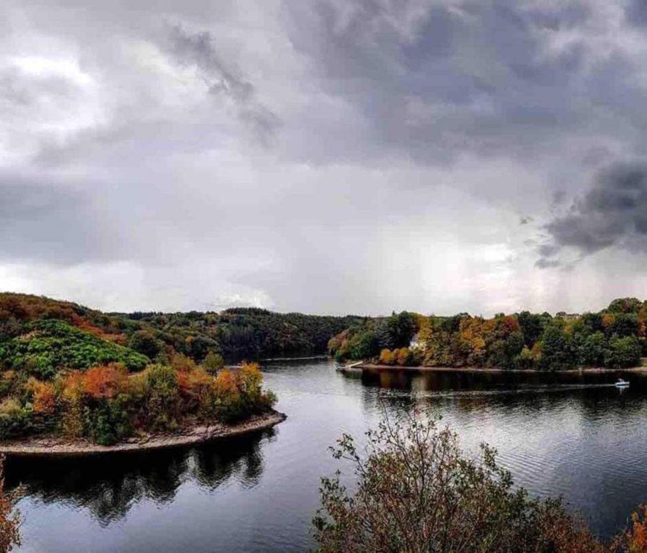 Studio Au Bord Du Lac D'Eguzon ภายนอก รูปภาพ